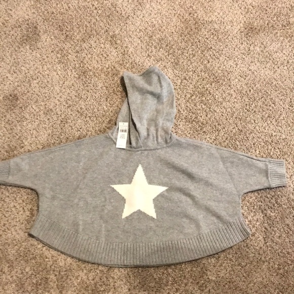 Gap Poncho - Picture 1 of 6